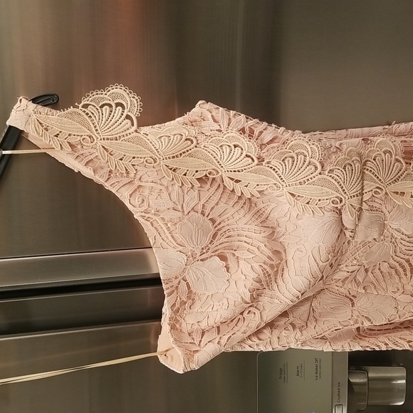 💕REISS💕 Mena One-Shoulder Crochet Lace Dress ~ Nude US 6 NWT - Picture 7 of 13